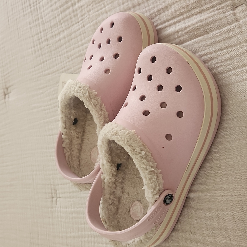 Crocs Crocband Mammoth fleece lined Girls Pink J3 Slip-On Clogs Youth